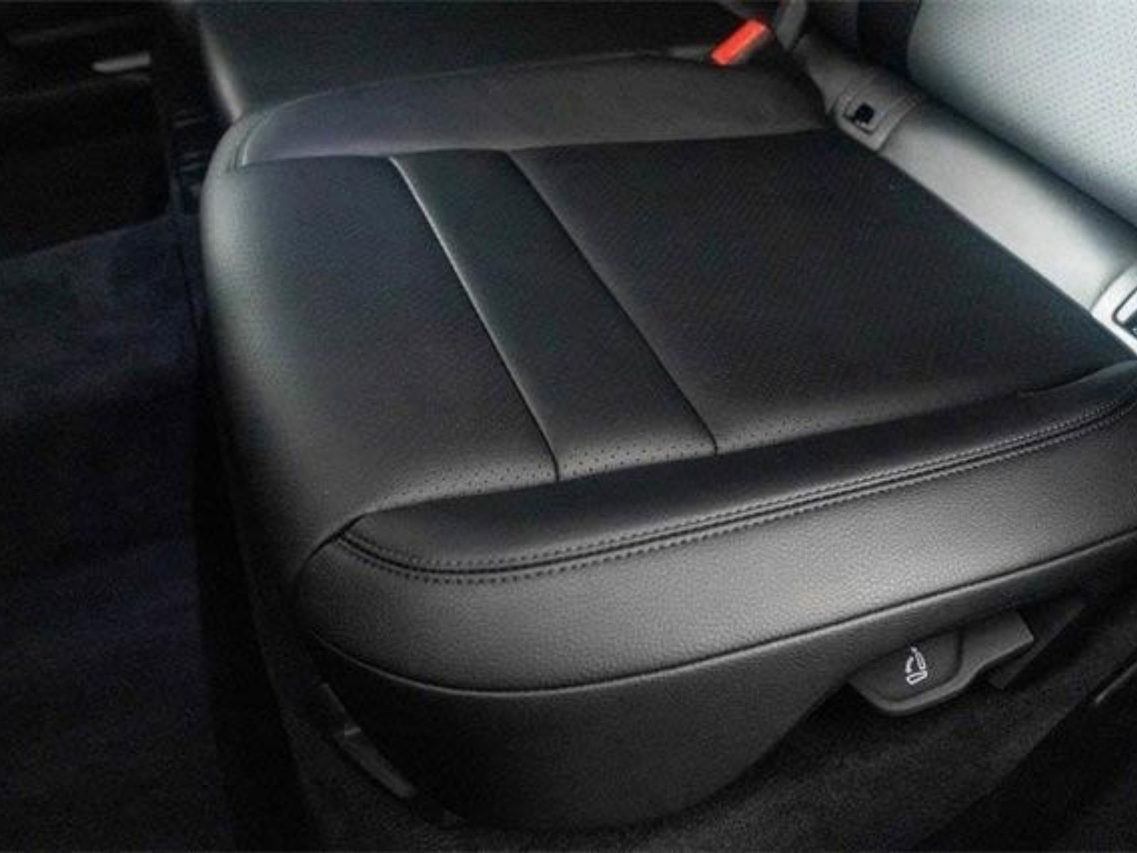 Used 2024 Porsche Cayenne image 37