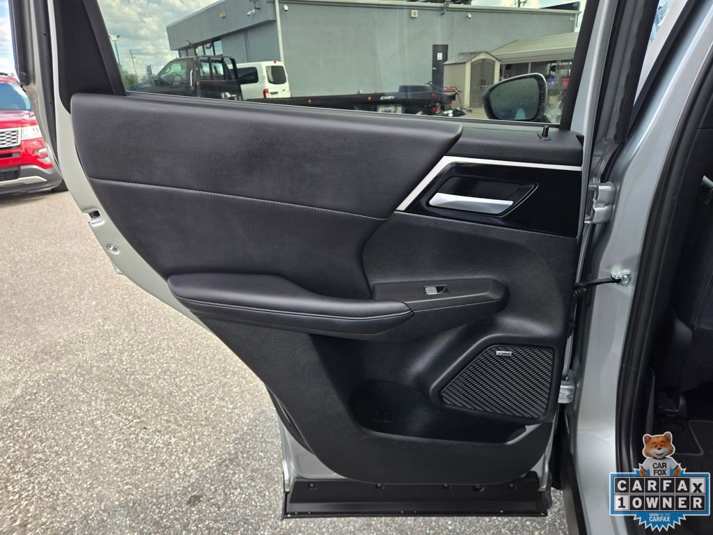 Used 2025 Mitsubishi Outlander SE FWD image 44