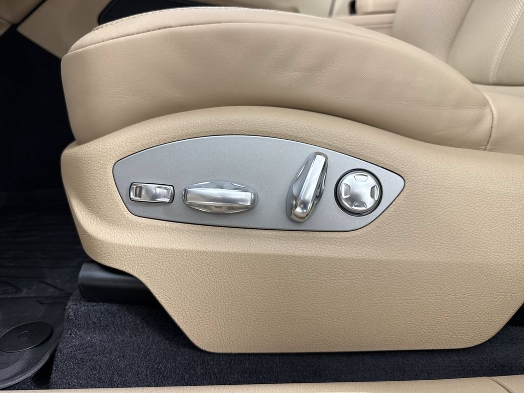 New 2026 Porsche Macan AWD/4WD image 40