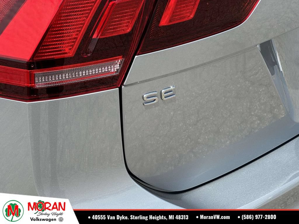 Certified 2023 Volkswagen Tiguan SE R-Line AWD/4WD image 11