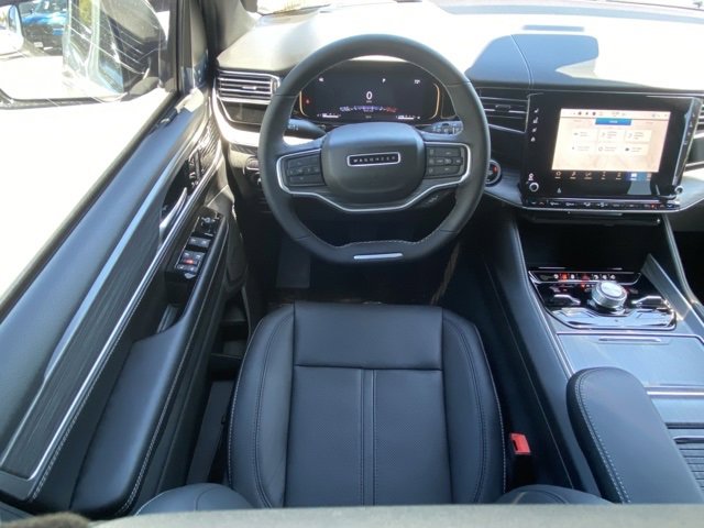 New 2023 Jeep Wagoneer Series III w/ Preferred Equipment Group image 36