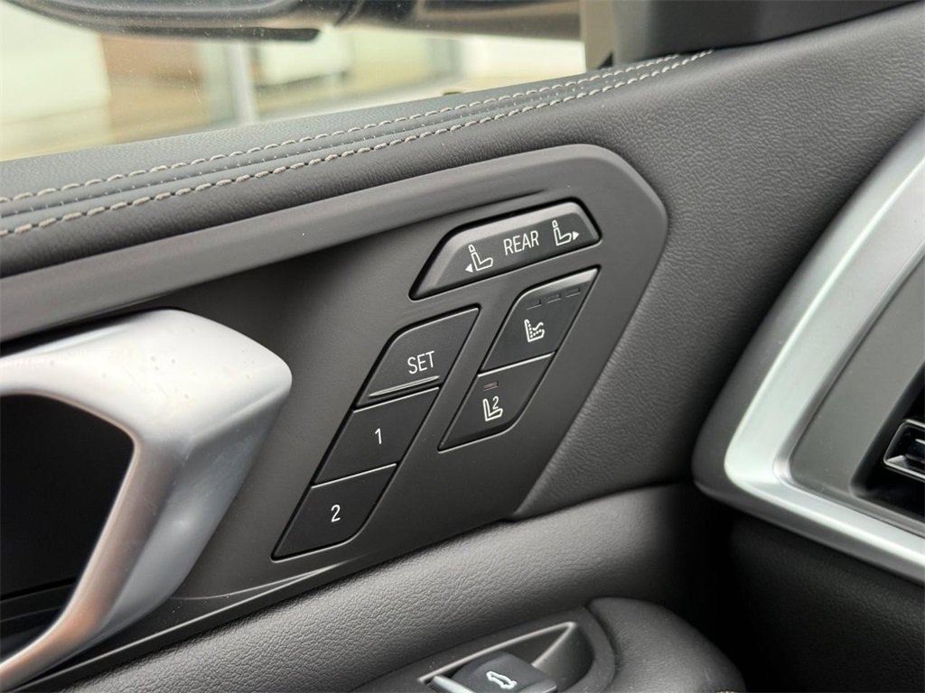 New 2026 BMW X7 M60i image 17