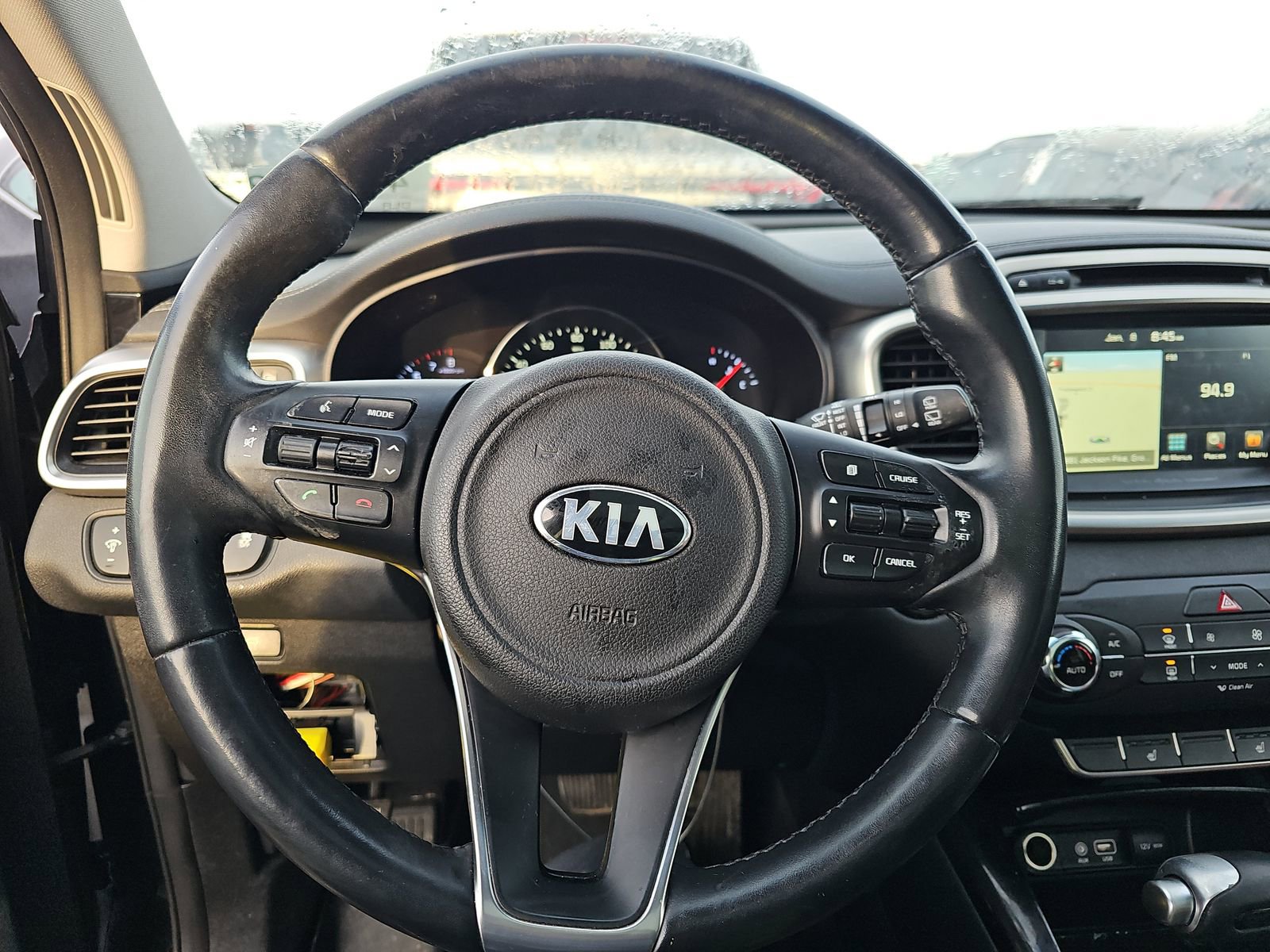 Used 2017 Kia Sorento SX image 10