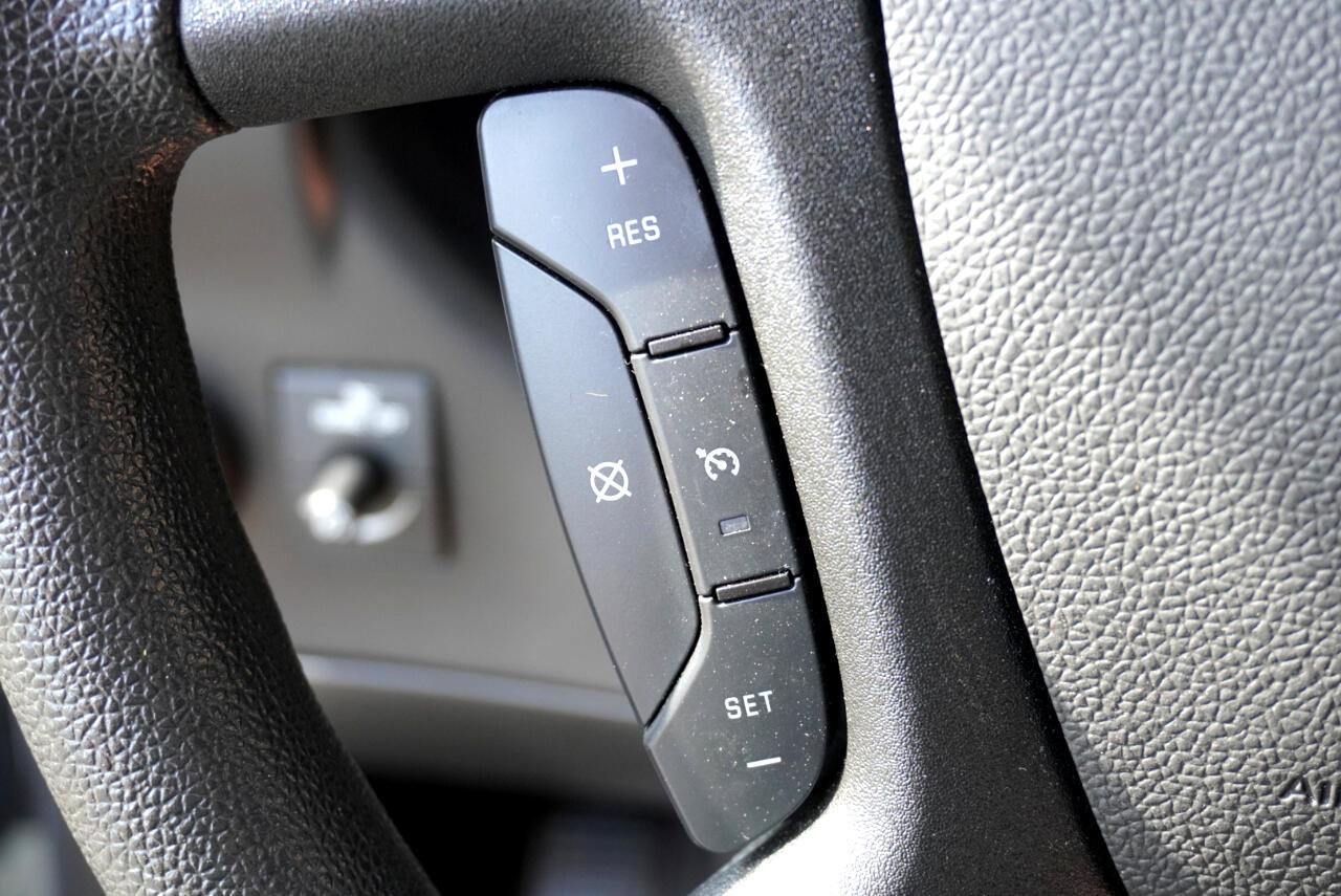 Used 2022 Chevrolet Express 2500 w/ Driver Convenience Package image 9