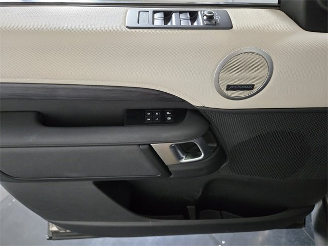 Used 2021 Land Rover Discovery S R-Dynamic image 29