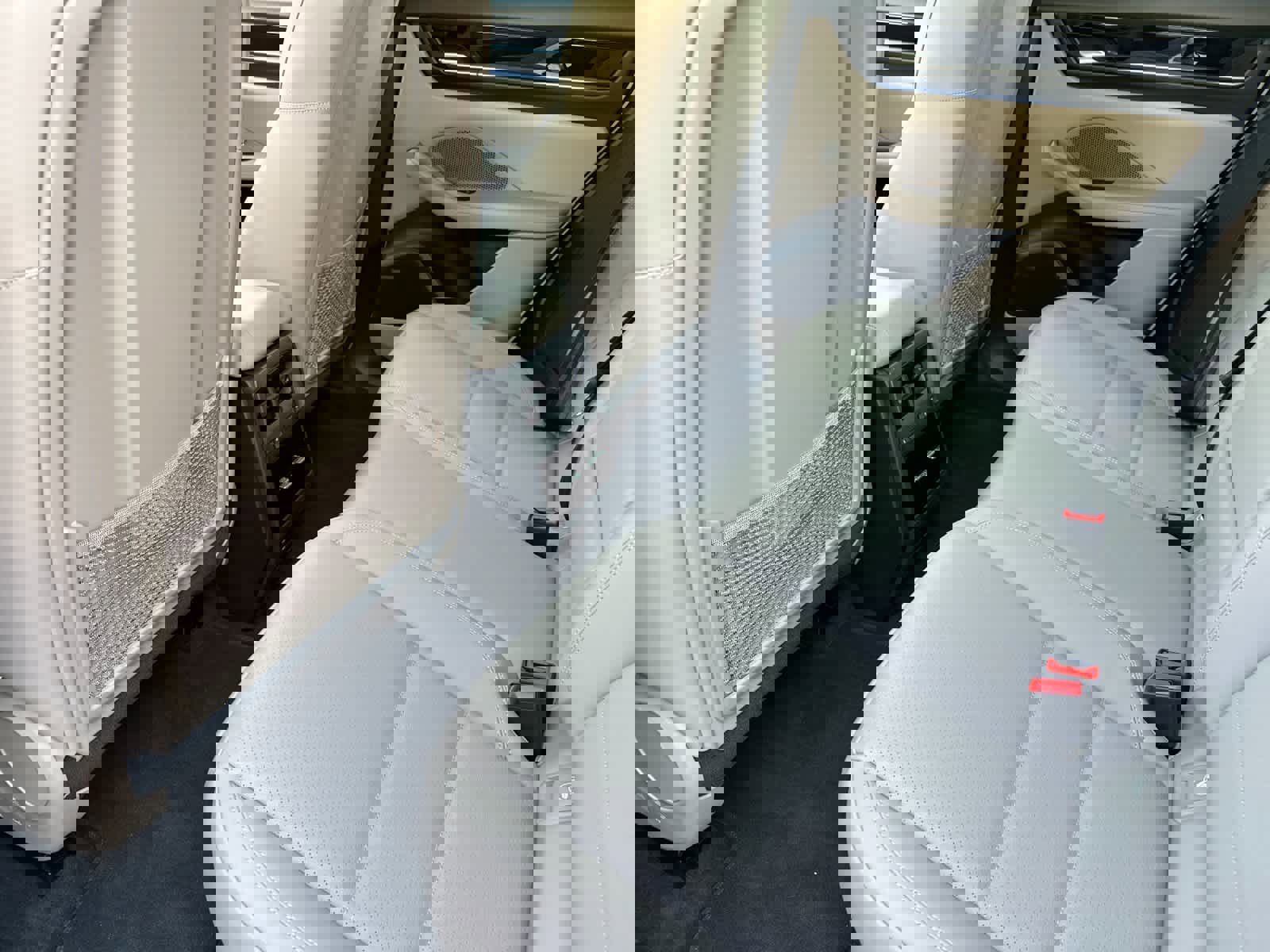 New 2025 Porsche Macan 4 Electric image 13