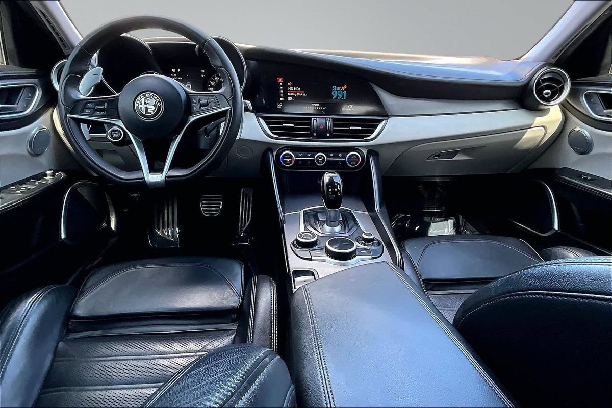 Used 2018 Alfa Romeo Giulia Ti Sport w/ Quick Order Package 22S Sport AWD/4WD image 19