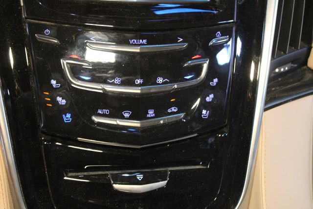 Used 2018 Cadillac Escalade Platinum AWD/4WD image 31