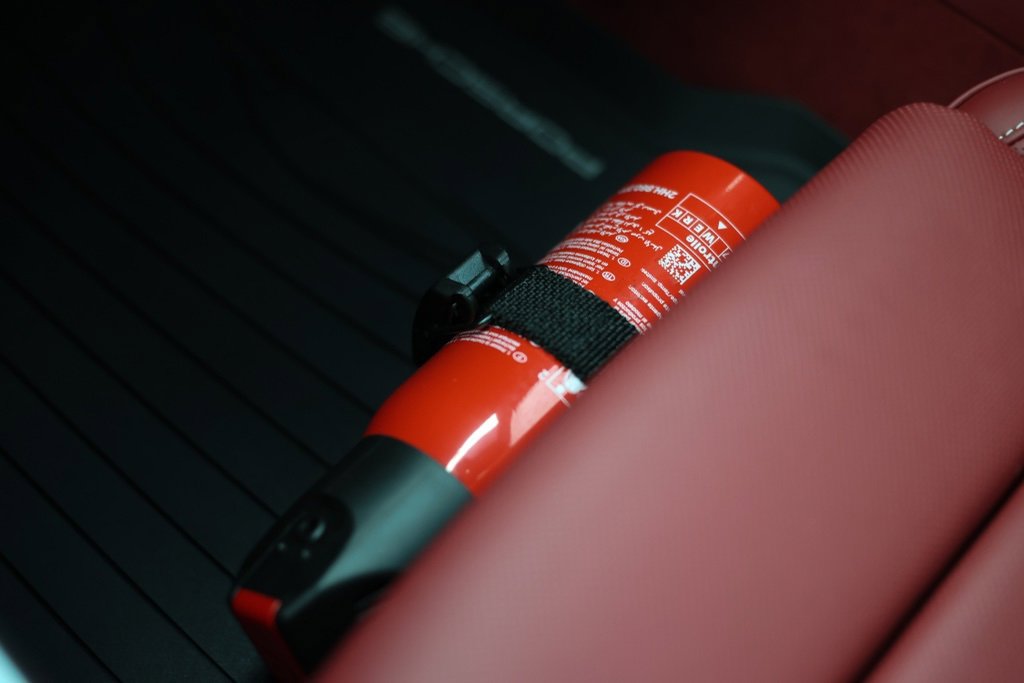 Used 2024 Porsche 911 Carrera w/ Premium Package image 38