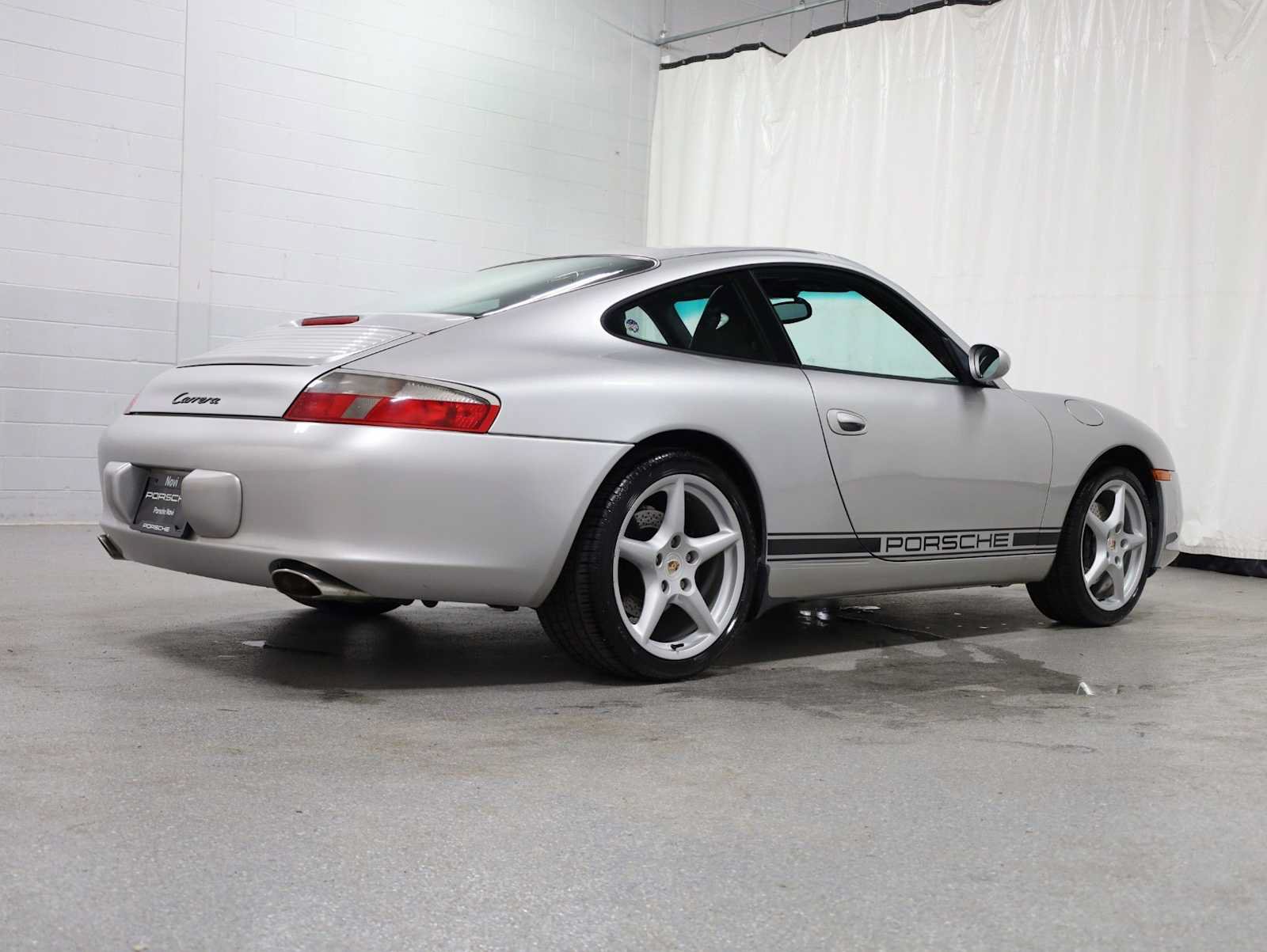 Used 2003 Porsche 911 Carrera RWD image 9