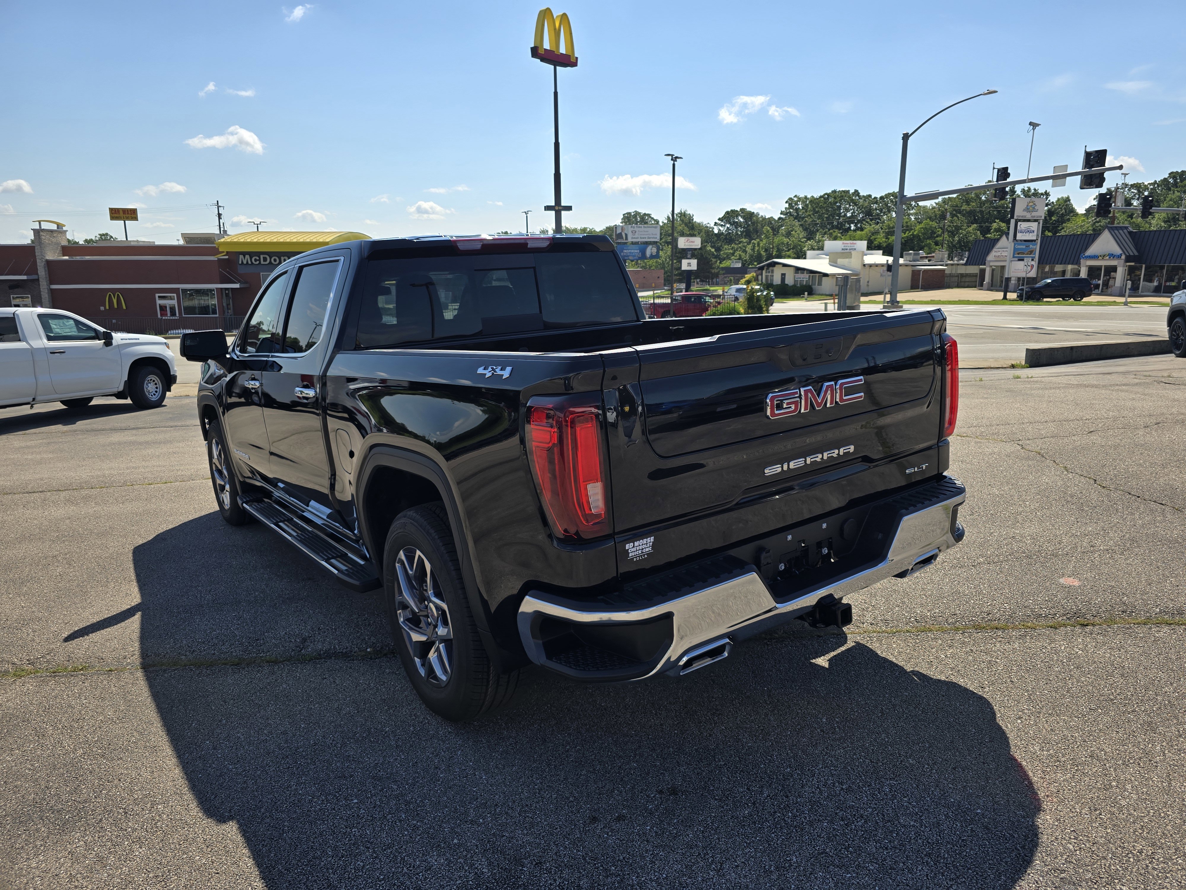New 2025 GMC Sierra 1500 SLT w/ SLT Convenience Package image 5
