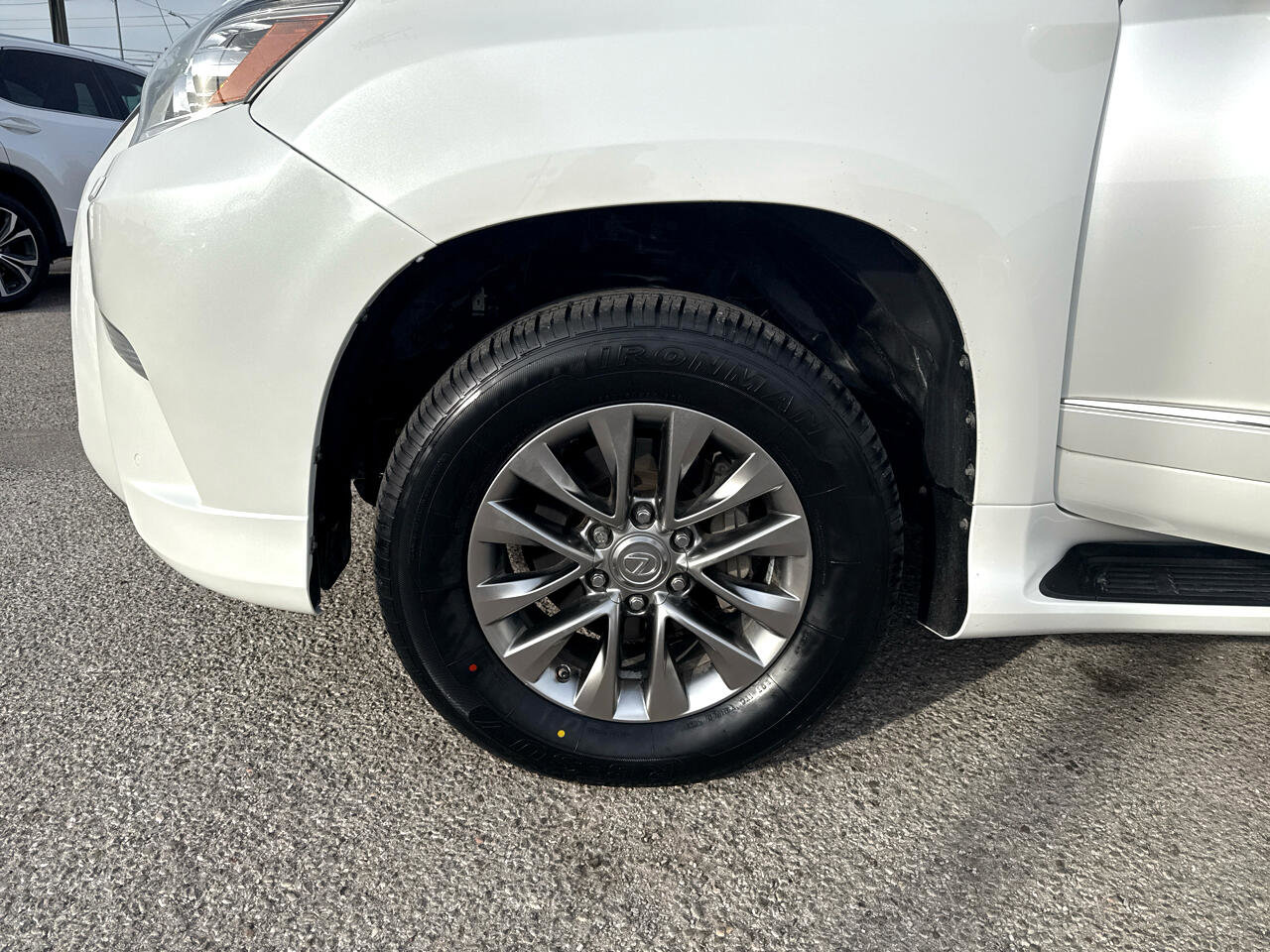 Used 2018 Lexus GX 460 Luxury w/ Preferred Accessory Package image 31