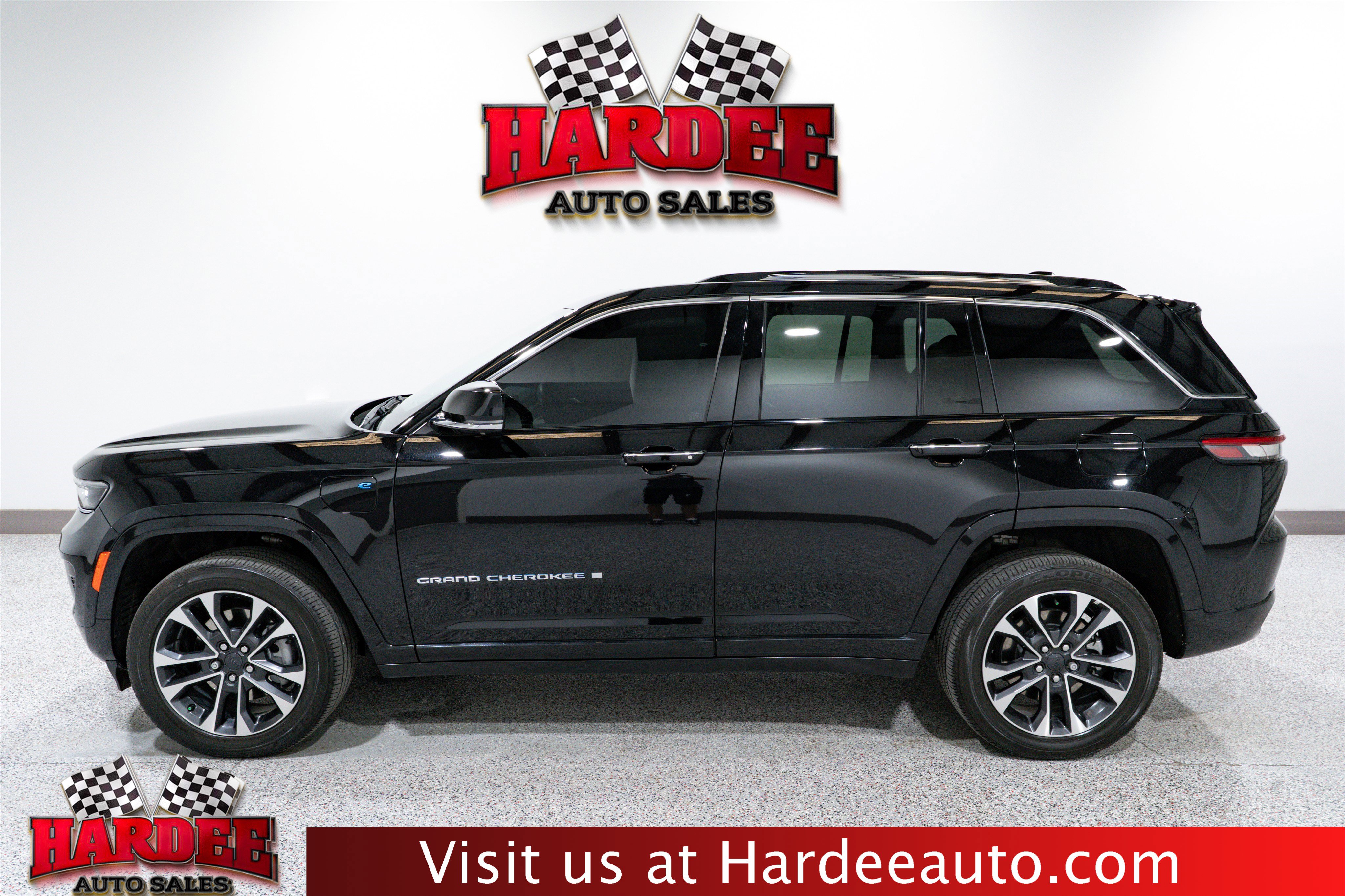 Used 2023 Jeep Grand Cherokee Overland w/ Advanced Protech Group III