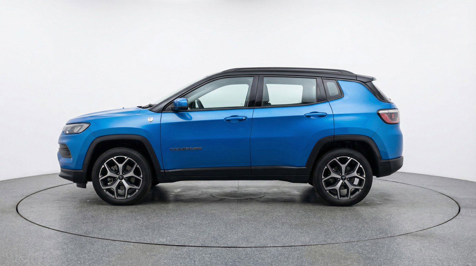 Used 2025 Jeep Compass Limited AWD/4WD image 5