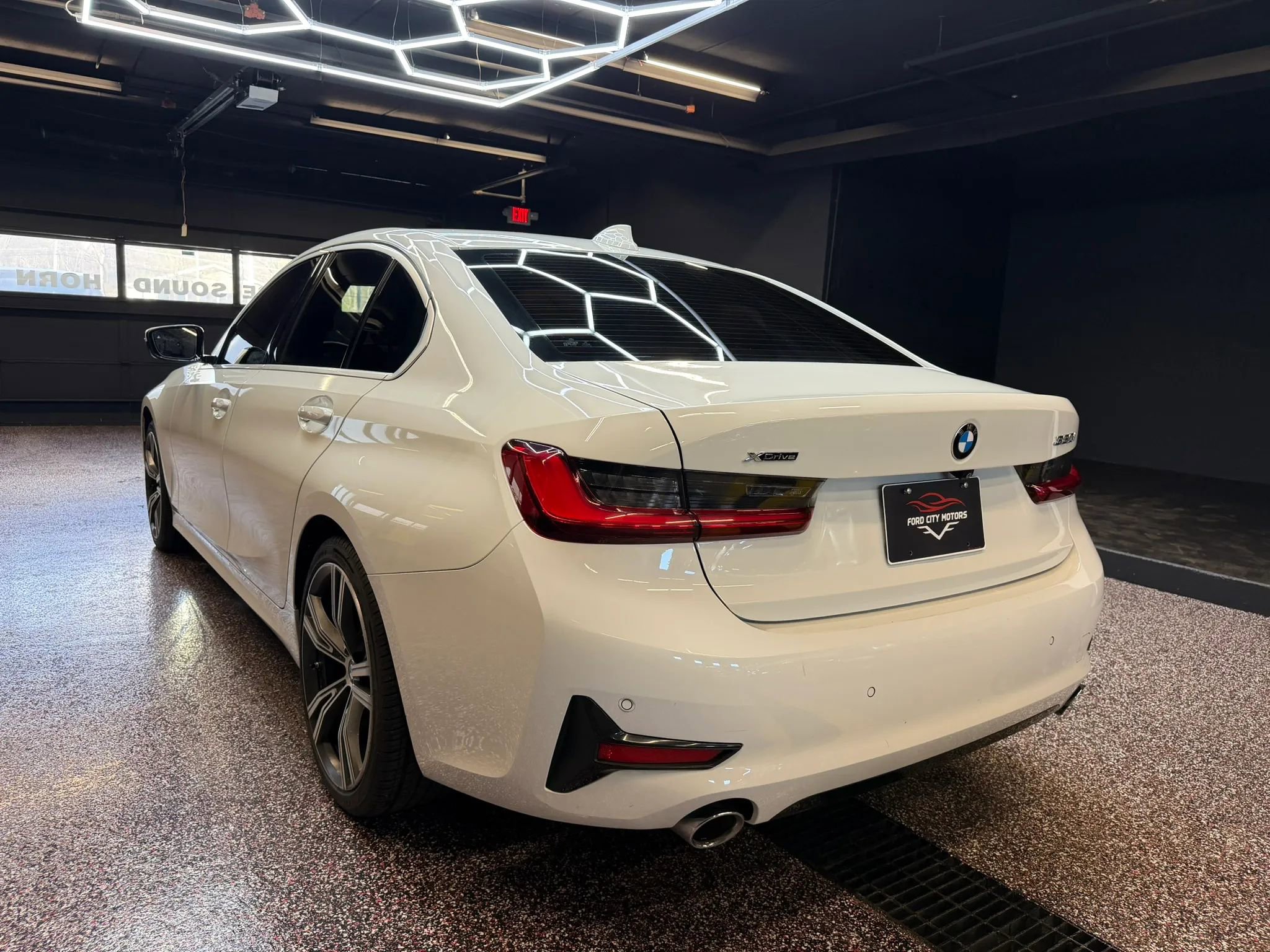 Used 2019 BMW 330i xDrive Sedan w/ Premium Package AWD/4WD image 6