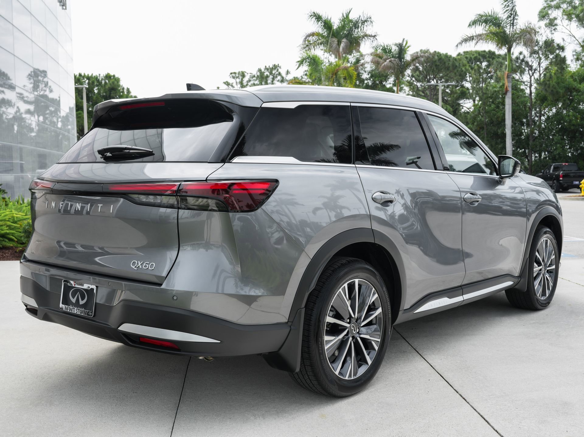 Certified 2026 INFINITI QX60 Luxe w/ Family Package FWD image 24