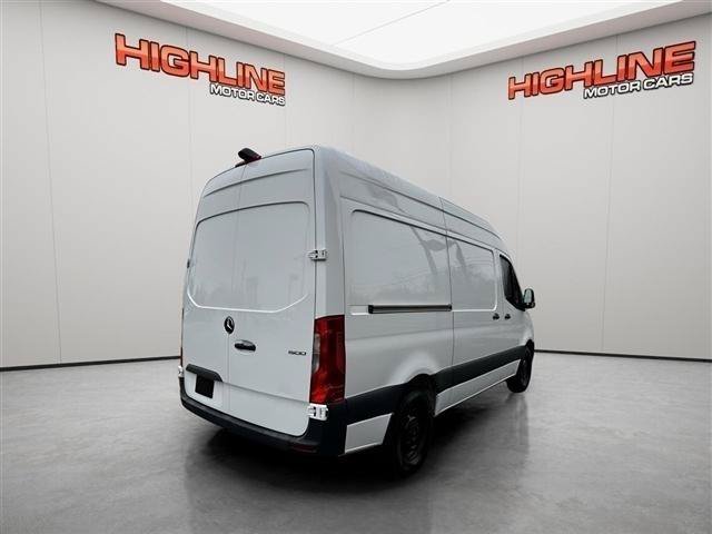 Used 2021 Mercedes-Benz Sprinter 1500 image 5