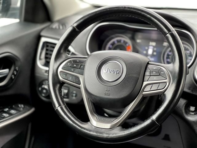 Used 2019 Jeep Cherokee Limited FWD image 28