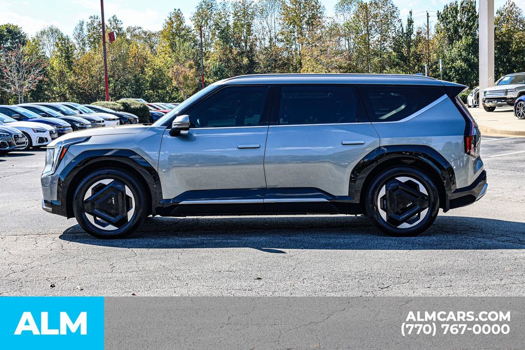 Used 2024 Kia EV9 Land image 9
