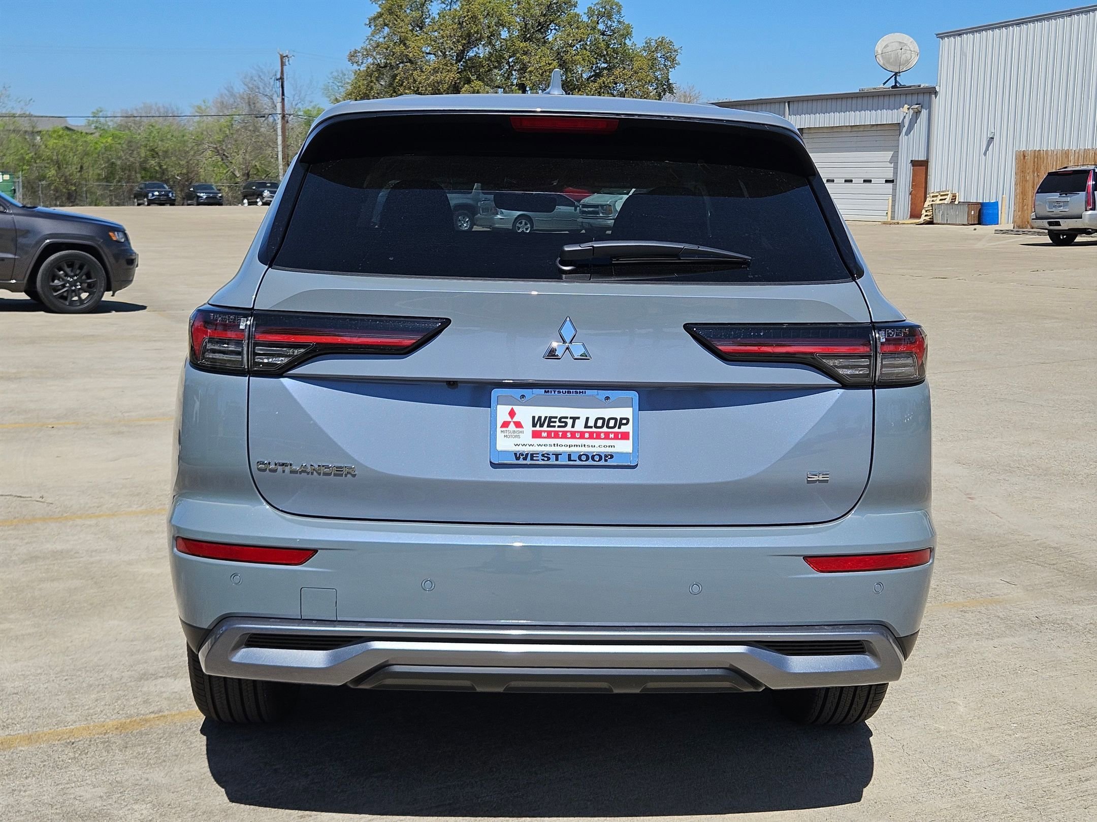 New 2026 Mitsubishi Outlander FWD image 4