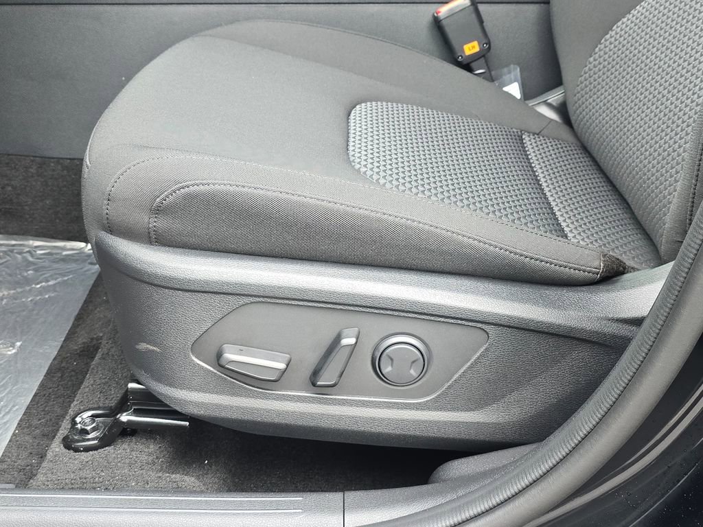 New 2026 Kia Sportage LX image 17