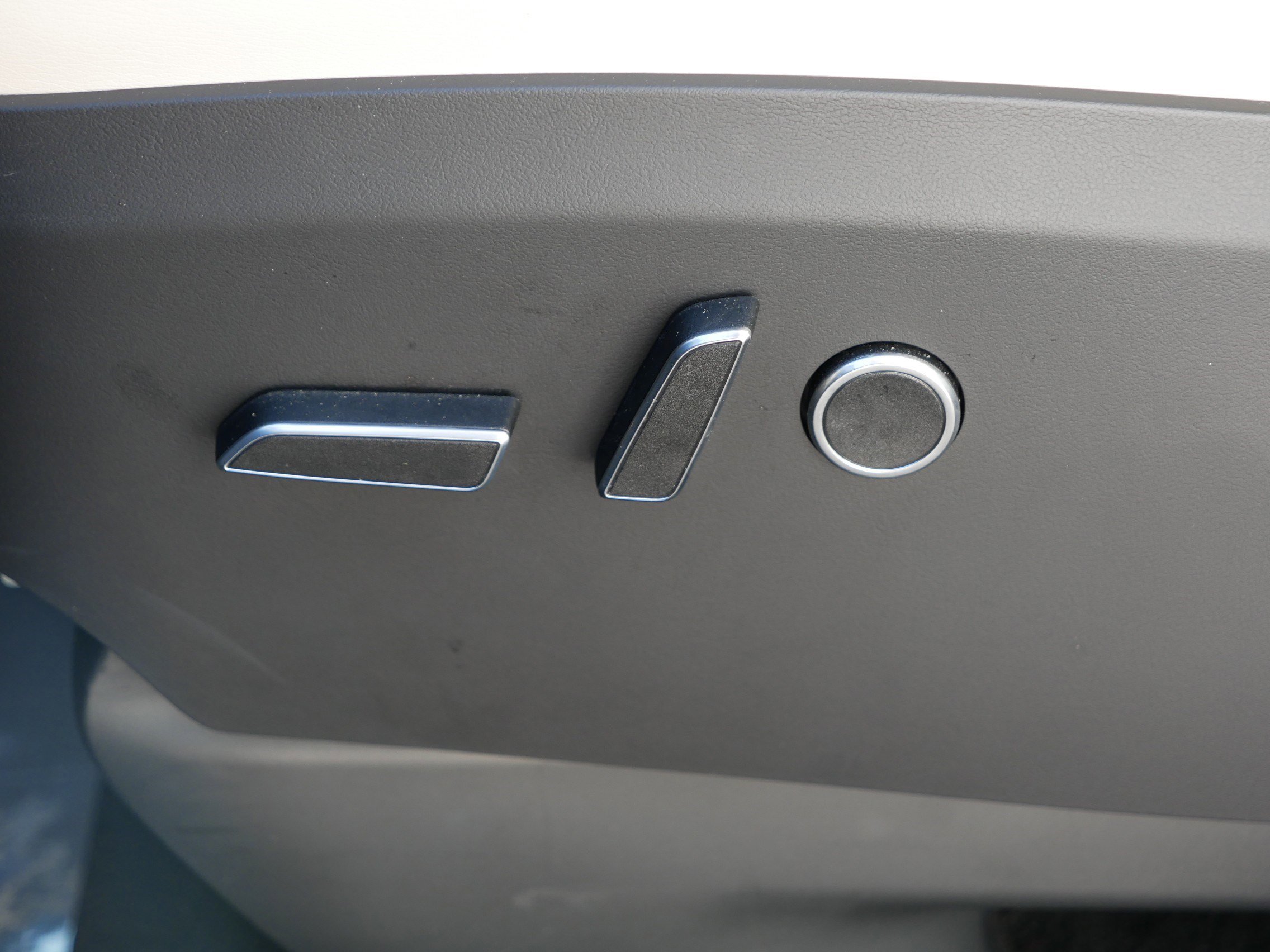 Used 2024 Tesla Model X image 20