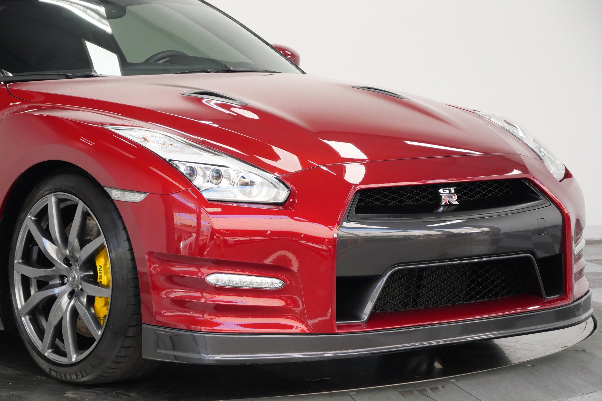Used 2015 Nissan GT-R Premium AWD/4WD image 42