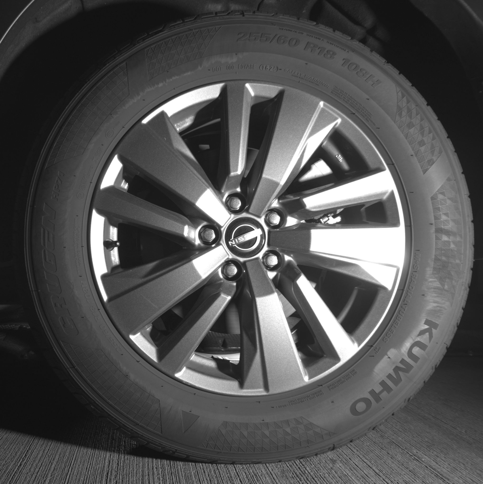 Used 2025 Nissan Pathfinder SV image 14