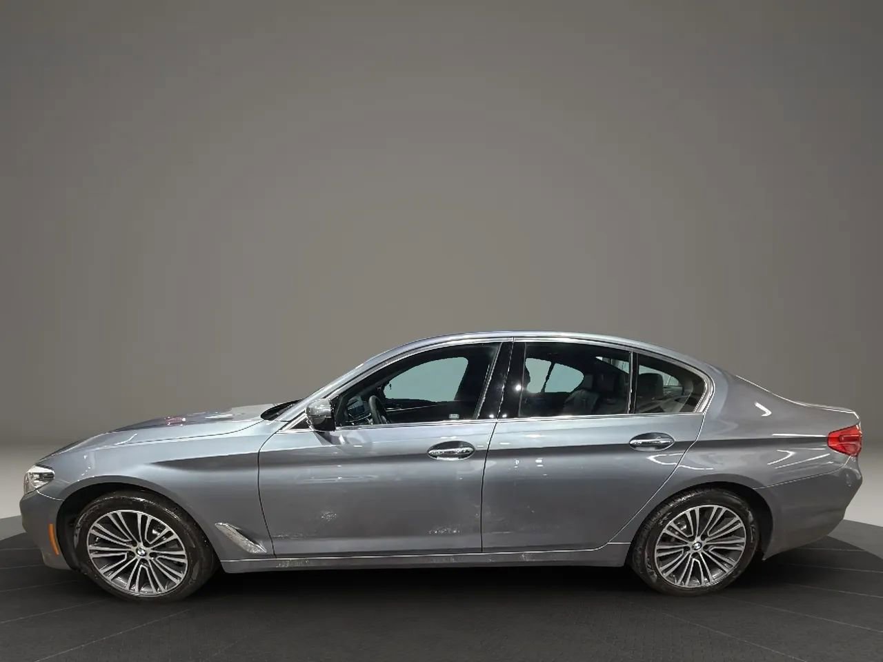 Used 2018 BMW 530i xDrive image 8