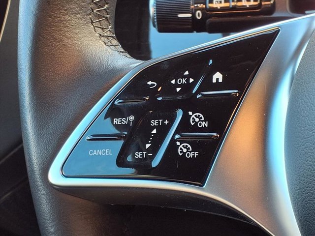 Used 2025 Mercedes-Benz GLC 300 image 9