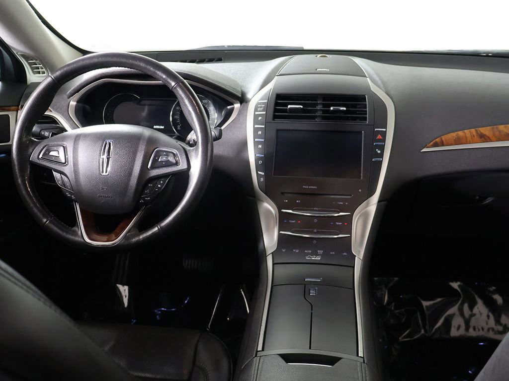 Used 2014 Lincoln MKZ image 32