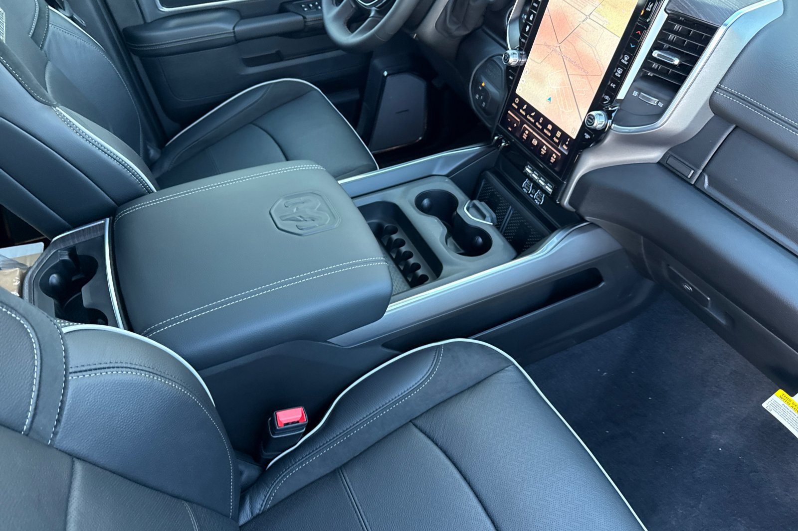 New 2026 RAM 3500 Laramie AWD/4WD image 15