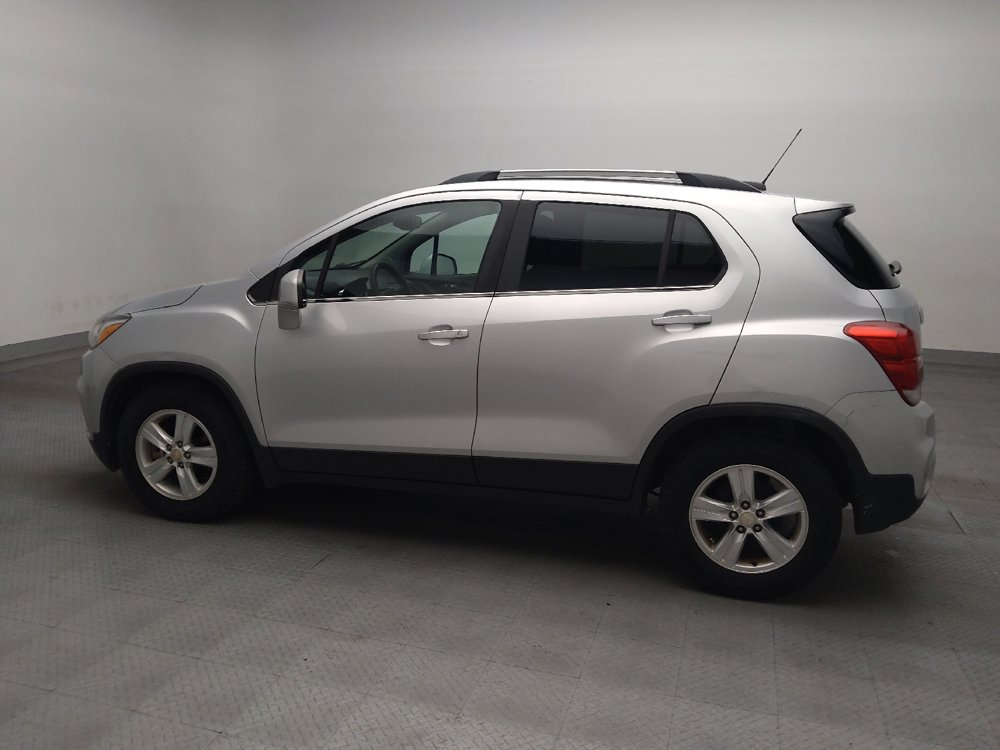 Used 2017 Chevrolet Trax LT FWD image 3