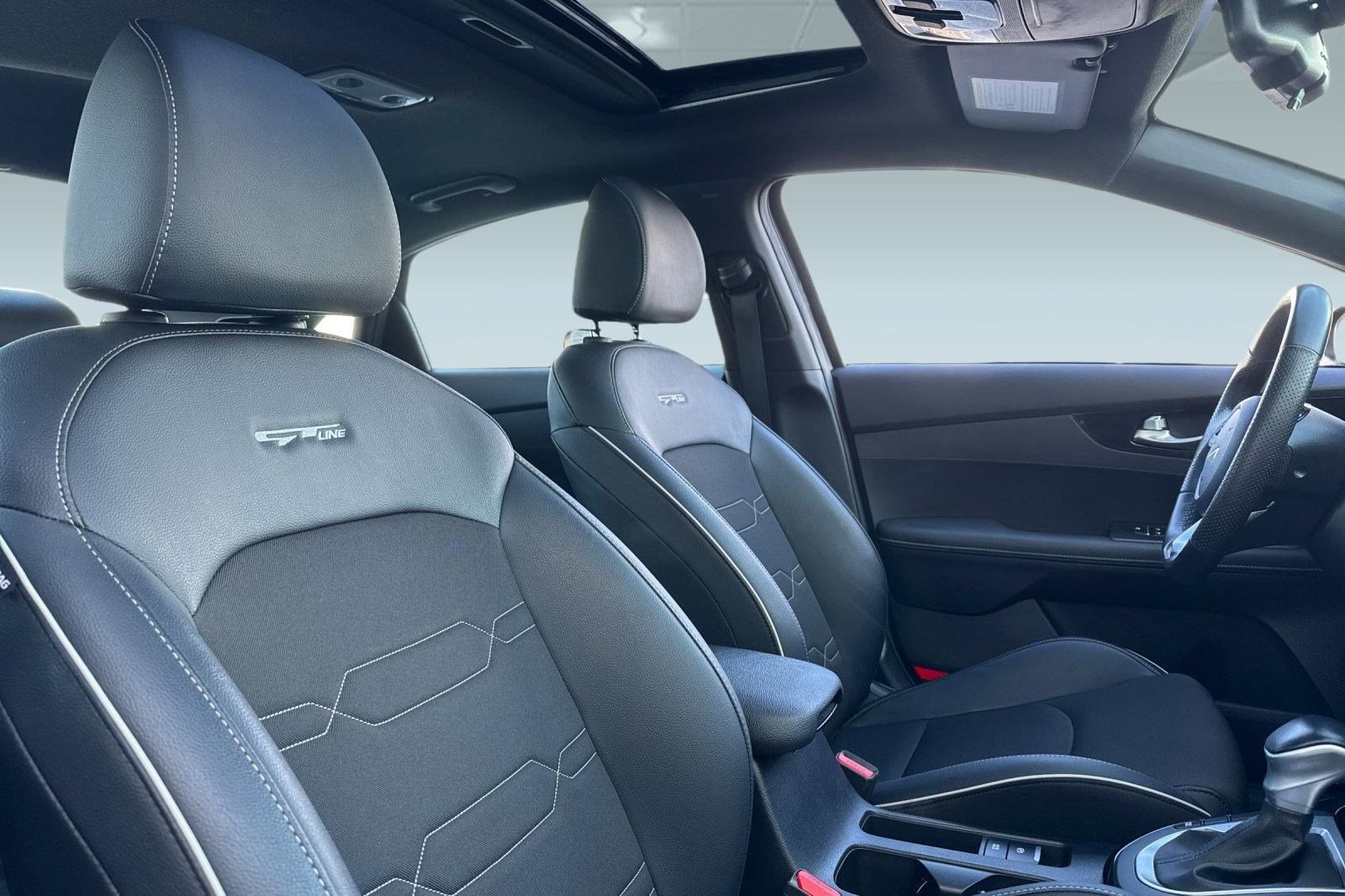 Used 2022 Kia Forte GT-Line w/ GT-Line Premium Package image 31