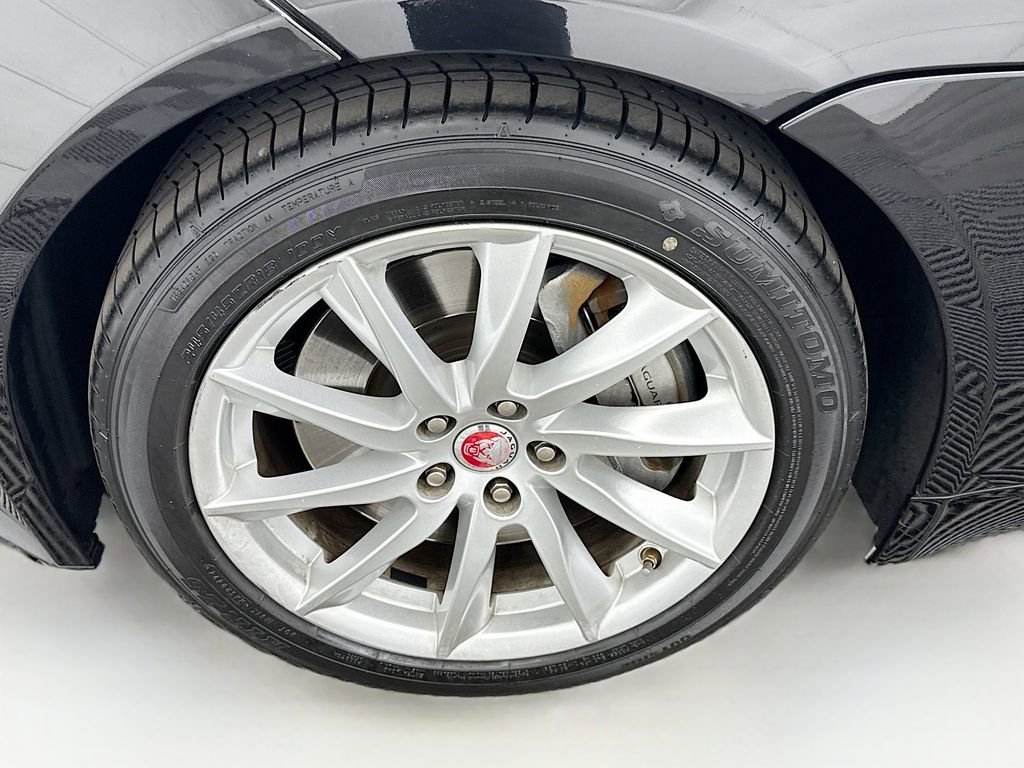 Used 2016 Jaguar F-TYPE Convertible image 23