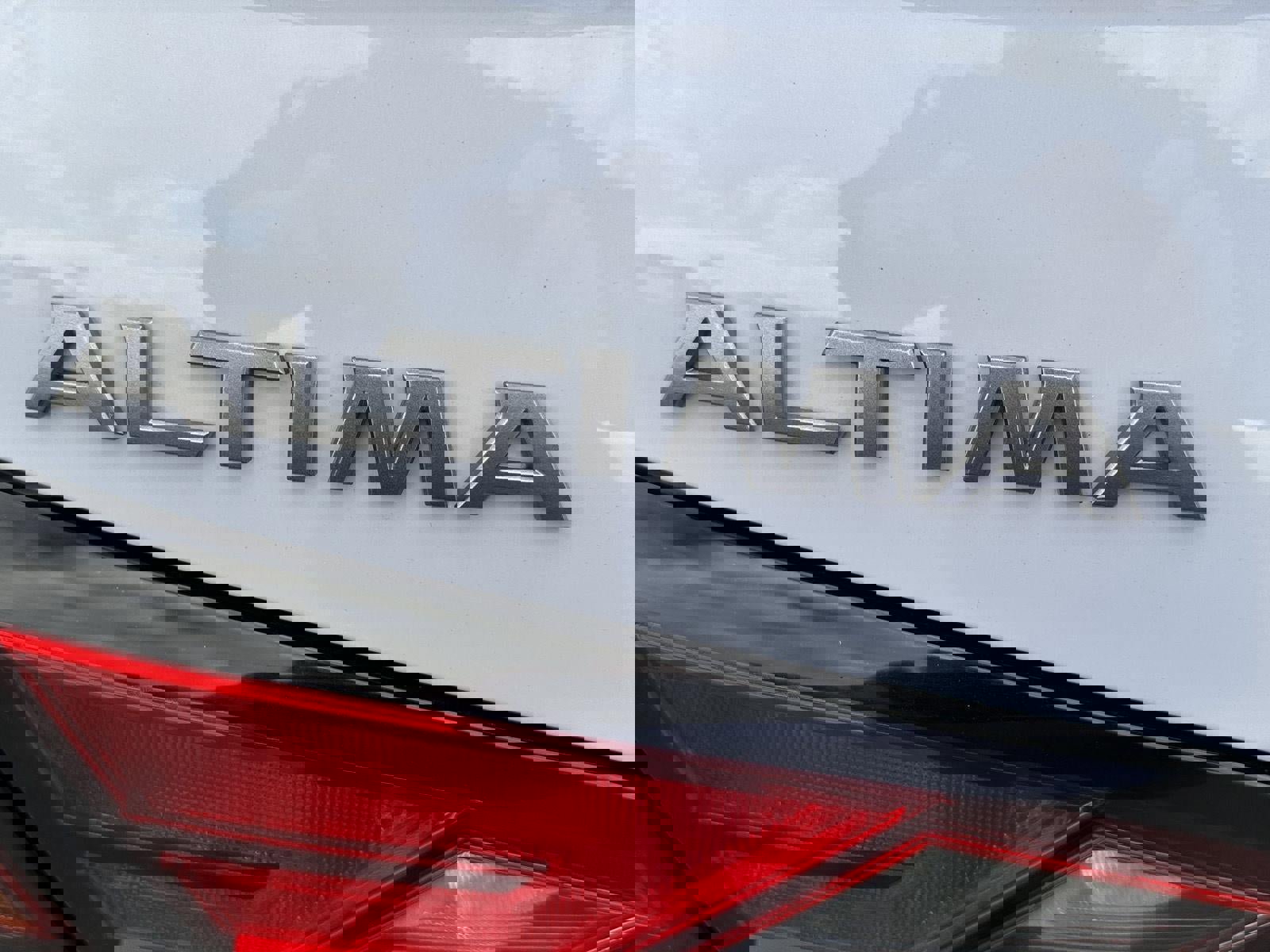 Used 2024 Nissan Altima 2.5 SR image 9