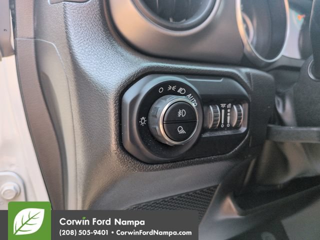 Used 2022 Jeep Gladiator Sport AWD/4WD image 13