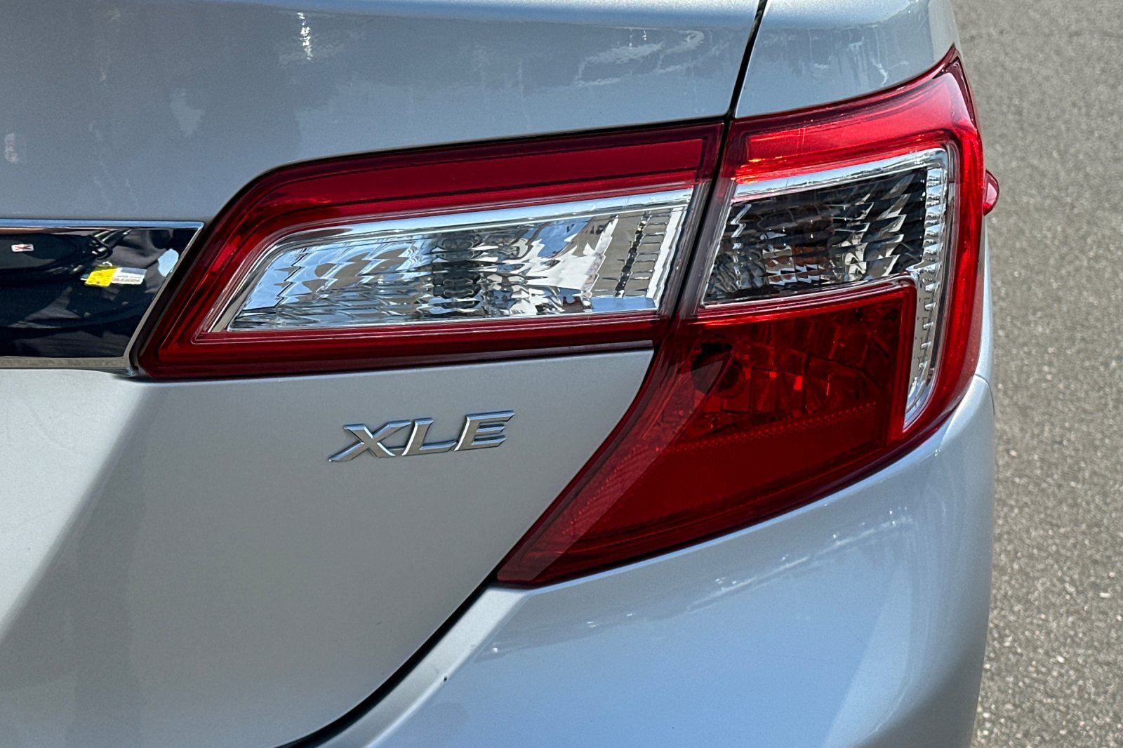 Used 2014 Toyota Camry XLE w/ Leather Package FWD image 31