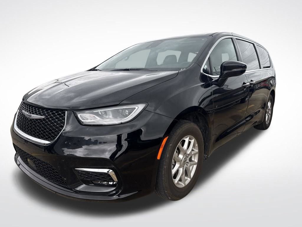 Used 2025 Chrysler Pacifica Select FWD image 4