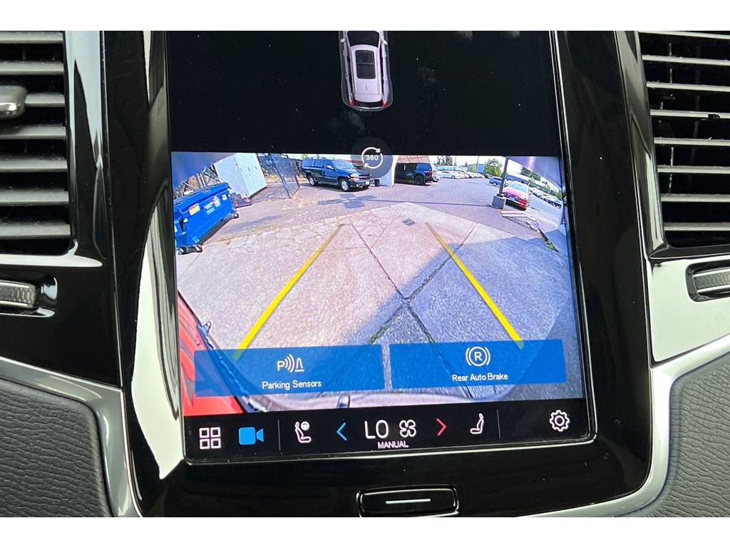 Used 2023 Volvo XC90 B5 Plus image 21