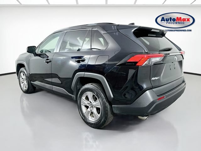 Used 2025 Toyota RAV4 XLE AWD/4WD image 5