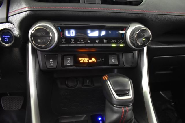 Used 2022 Toyota RAV4 SE w/ Weather & Moonroof Package AWD/4WD image 22