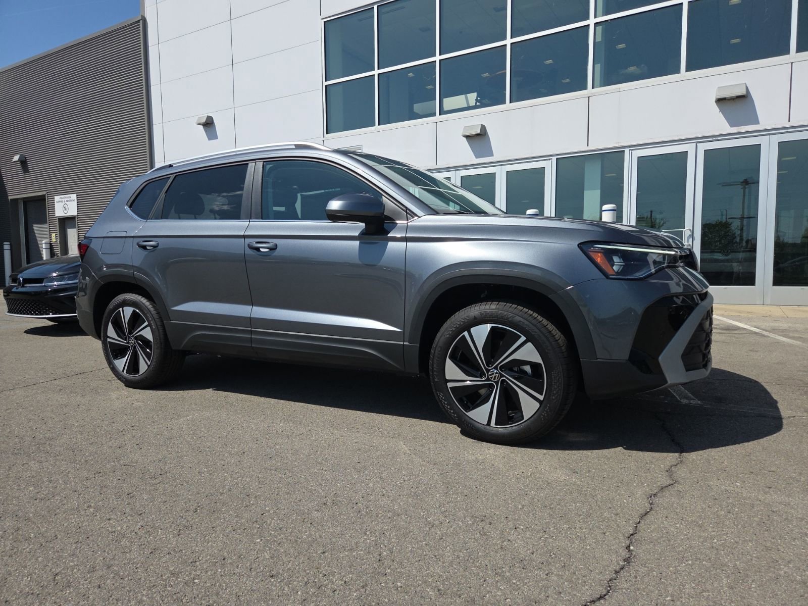 New 2026 Volkswagen Taos SE AWD/4WD image 2