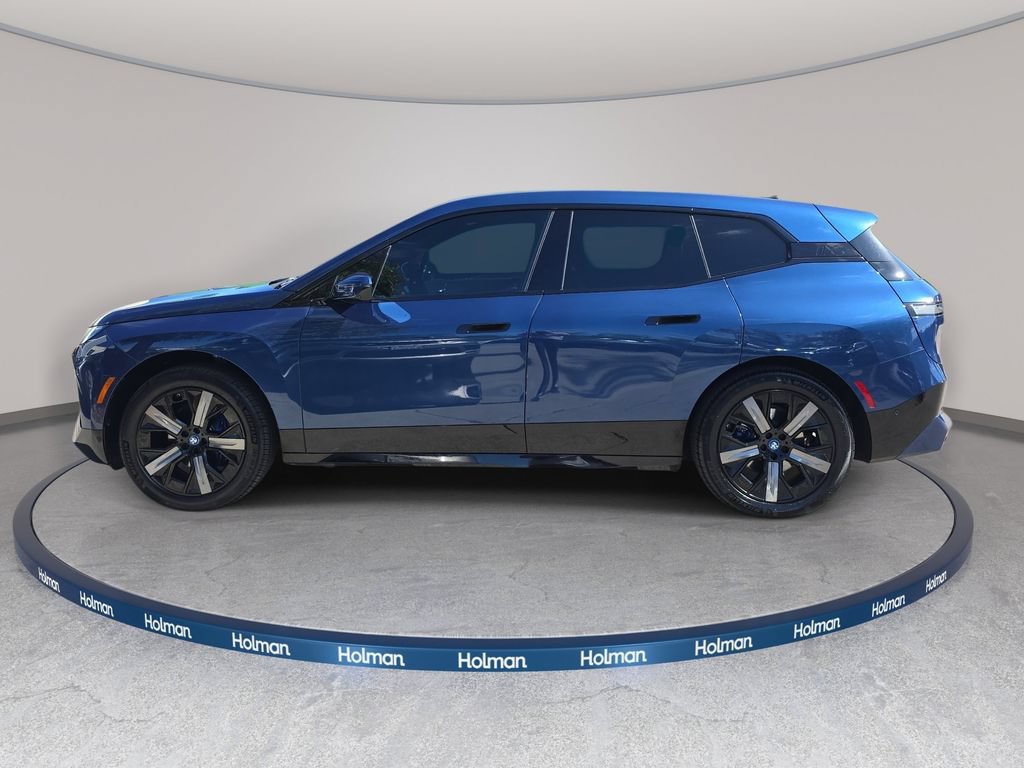 Used 2025 BMW iX xDrive50 AWD/4WD image 9