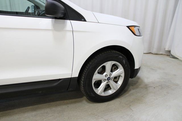 Used 2021 Ford Edge SE image 11