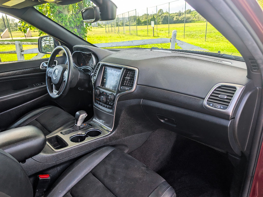 Used 2018 Jeep Grand Cherokee Altitude AWD/4WD image 32