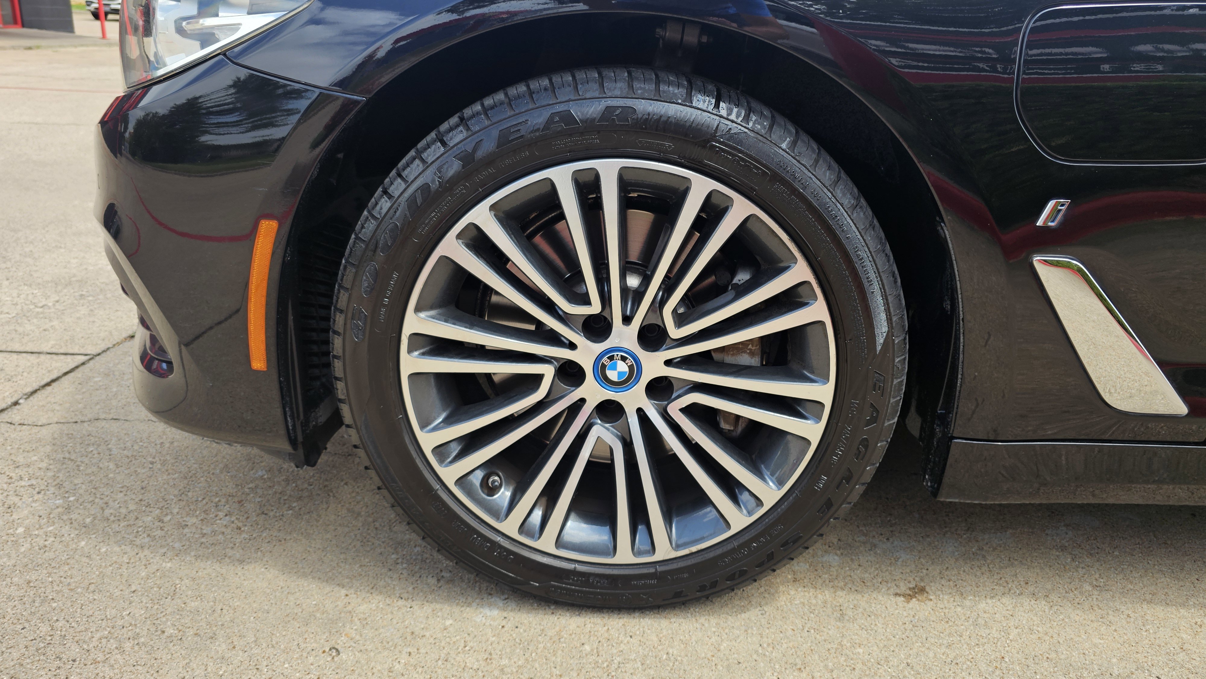 Used 2018 BMW 530e w/ Premium Package 2 image 15