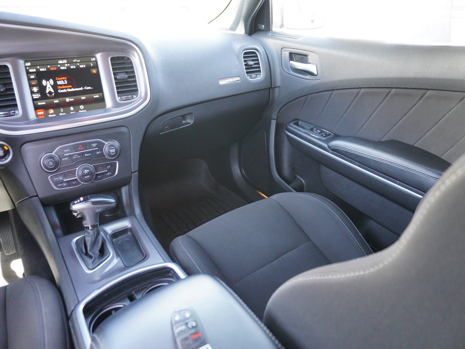 Used 2022 Dodge Charger R/T RWD image 16
