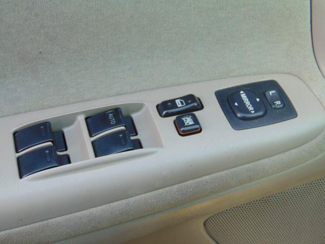 Used 2004 Toyota Camry SE FWD image 8