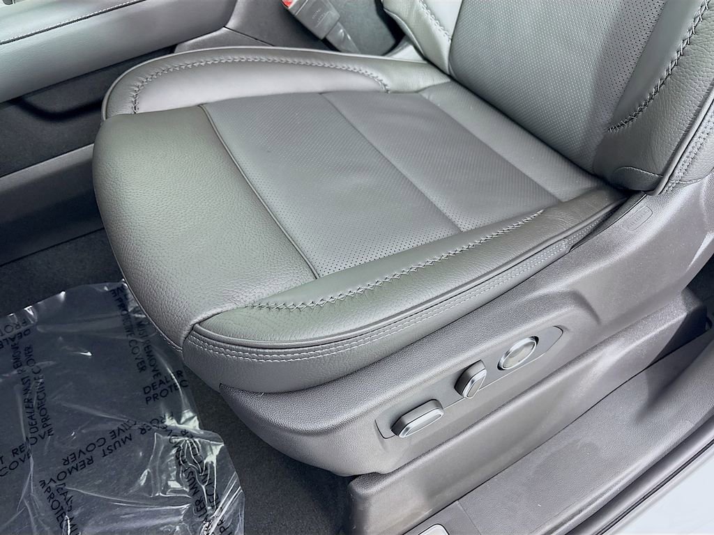 New 2026 GMC Sierra 3500 Denali w/ Denali Reserve Package image 19